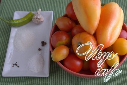 Мариновані помідори в аджике на зиму - рецепт з фото