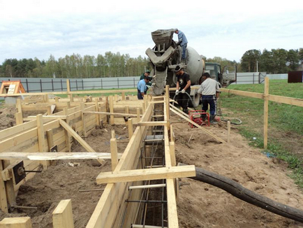 Опалубка для фундаменту і підготовка до заливання