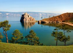 Rămâi pe sălbaticul Baikal cu mașina