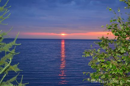 Відгук про відпочинок дикуном в наметах на Байкалі, thetravelblog