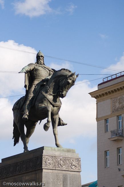 Emlékmű az I. György kijevi nagyfejedelem a Tverszkaja téren