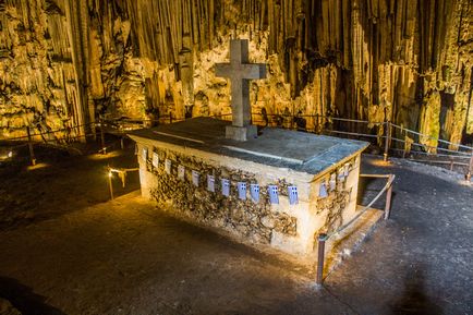 Cave Melidoni koordinálja és fotók, mit kell látni, és ha van egy barlang Melidoni