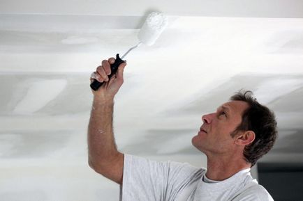 Pictura plafonul cu propriile mâini, modalitățile corecte de a face un pătrat în casă, defecte și