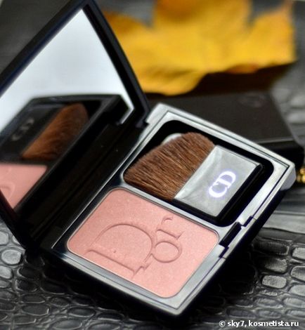 Shopping de toamna trecere - modelarea blush shiseido se confruntă cu intensificarea culorii trio # pk1 lychee roz și