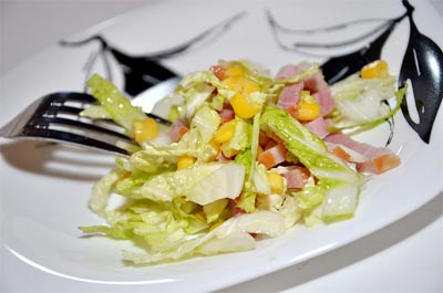 Porții salate sunt rafinate și frumos decorate