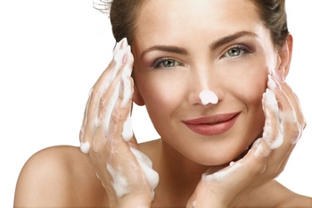 Spălarea și curățarea corectă a feței