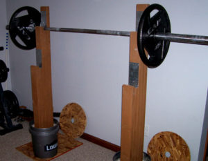 Cele mai simple standuri de lemn pentru squats