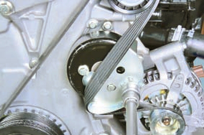 Verificarea și înlocuirea curelei de transmisie auxiliară, manuală ford mondeo 4