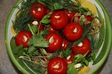 Рецепти помідорів на зиму як солити в банках, відрі, заготівля томатів, домашні, своїми руками,