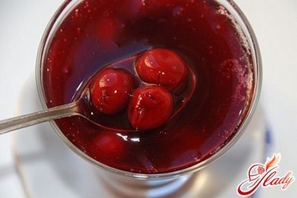 Rețeta pentru jeleu din fructe de padure este o băutură delicioasă și sănătoasă