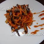 Салат «марсель» з філе курки, чорносливом і корейської морквою
