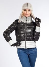 Cu ce sa poarte o jacheta neagra in jos (jacheta jos) Cu ce să poarte un sacou negru în jos