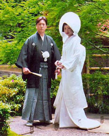 Ritualul shinto în ritualul nunții Shinto este urmat numai de confecționați