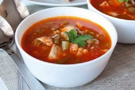 Supă cu fasole în rețetă de sos de roșii cu o fotografie de 3 rețete rapide și simple