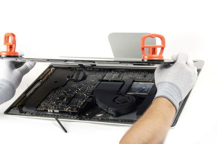 Instalarea ssd-ului suplimentar în imac 21