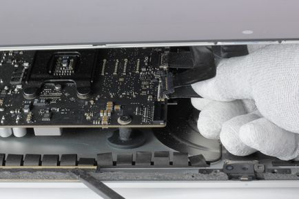 Instalarea ssd-ului suplimentar în imac 21