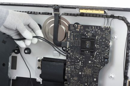 Instalarea ssd-ului suplimentar în imac 21