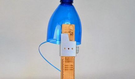 A készülék, a műanyag palack, hogy feloldódjon a erős cérnát, tehkult