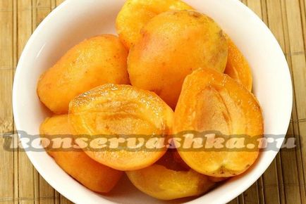 Jam származó őszibarack és sárgabarack télen recept fényképpel (őszibarack) Jam származó őszibarack és sárgabarack télen recept egy fotó
