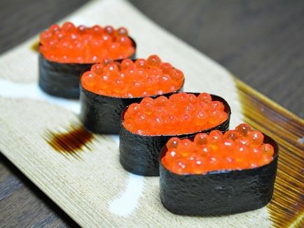 Japán konyha fajta sushi és tekercsek - Élelmiszer