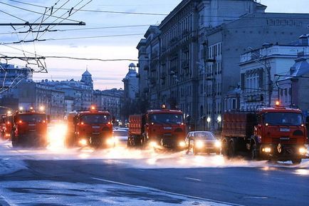 Miért Moszkva utak mosott az eső
