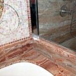 Etanșarea cusăturii dintre baie și perete, regulile de încorporare și materialele recomandate sunt o problemă ușoară