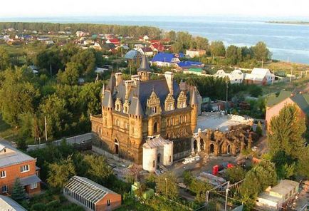 Castelul Garibaldi, adresa Samara, fotografie