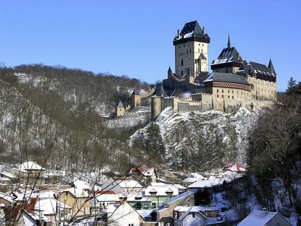 Замок Карлштейн в Празі фото, відео, історія