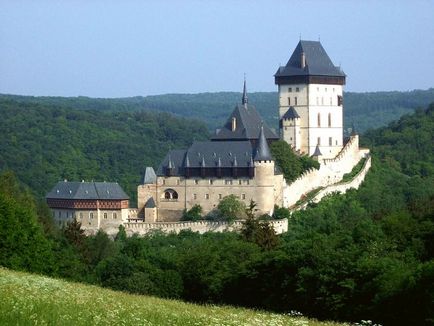 Castelul Karlstejn din Praga fotografie, video, istorie