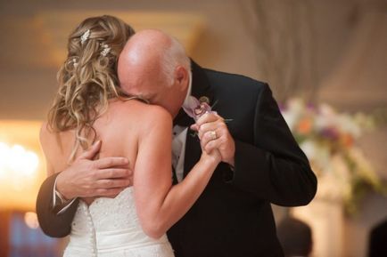 15 Őrülten megható fotók menyasszonyok és atyáik