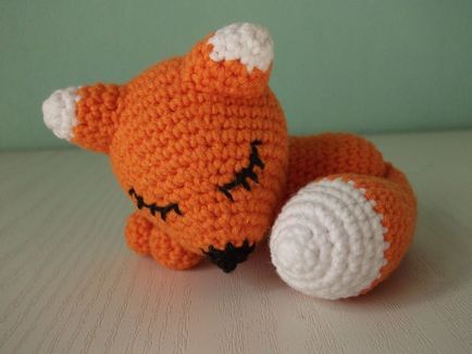 Amigurumi grafice și descrieri de iepuri și vulpe pentru începători