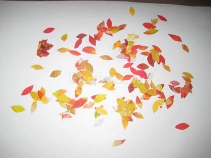 Аплікація на тему золота осінь з кольорового паперу і листя