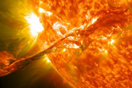 Астрономи вперше побачили наноспалахи на сонці