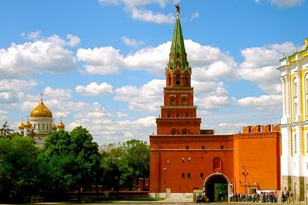 Borovitskaya torony a moszkvai Kreml, leírás, fotó