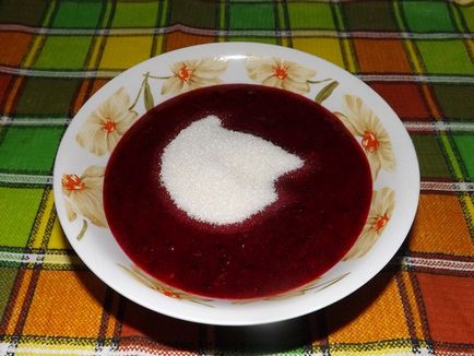Castravetele se prăbușesc cu zahăr fără a găti - cum să gătești lingonberries cu zahăr pentru iarnă