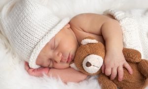 Prin câte regurgitează un nou-născut, mamele despre copii