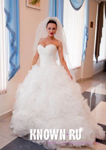 Євгенія Феофілактова у весільній сукні