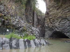 Глибоку ущелину алькантара, в далекі країни