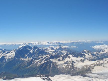 Muntele Elbrus în Caucaz