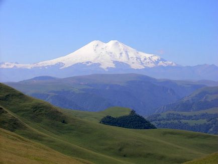 Muntele Elbrus în Caucaz