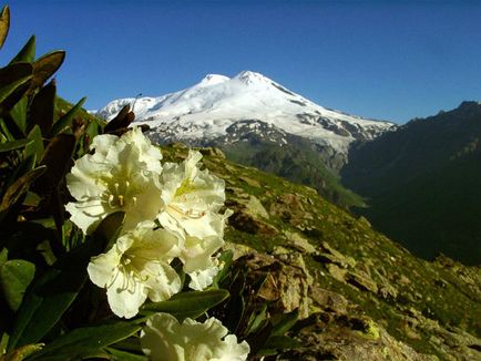 Muntele Elbrus în Caucaz