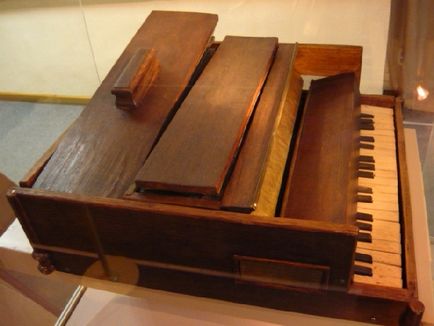 Istoria acordeonului - Muzica Centrului de Resurse