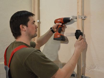 Cum să montați un panou de perete