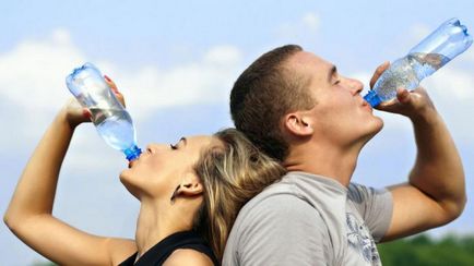 Як зрозуміти, що ви п'єте недостатня кількість води