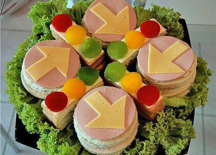 Cum să gătești sandwich-uri frumoase pe o masă festivă Photo