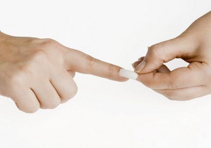 Как да премахнете върховете в дома грижата за ноктите - Дамски Блог