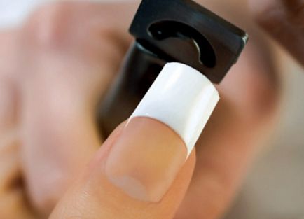 Как да премахнете върховете в дома грижата за ноктите - Дамски Блог