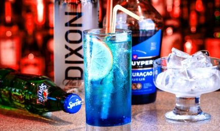 Cocktail-uri cu curacao albastru - spectaculoase, gustoase, simple, nisata