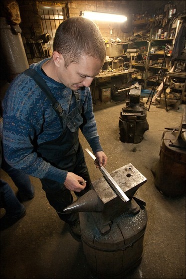 Кування підкови в кузні Едгара Вронського, обробка металу online
