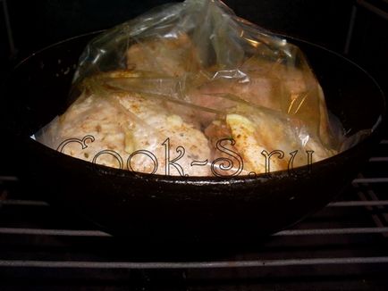 пилешки бутчета, печени в ръкава - стъпка по стъпка рецепта със снимки, пилешко месо